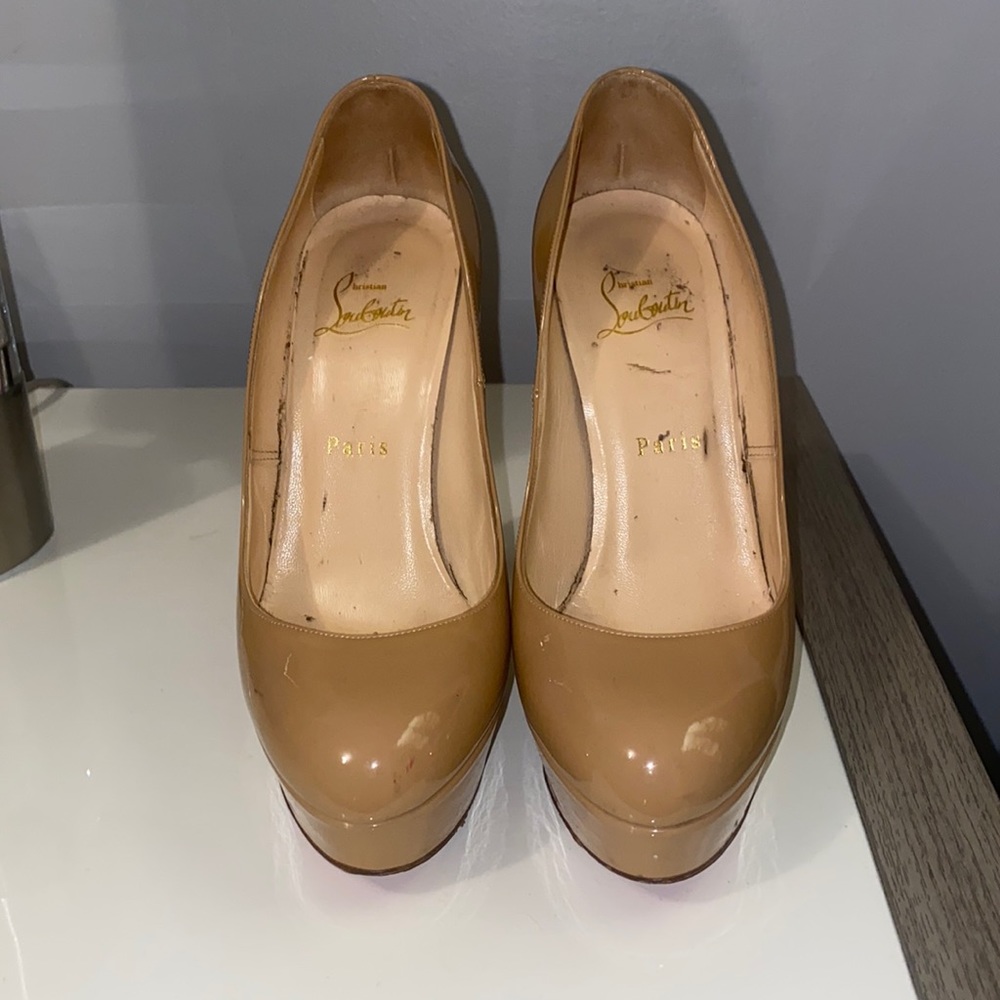 Christian louboutin pumps size 38